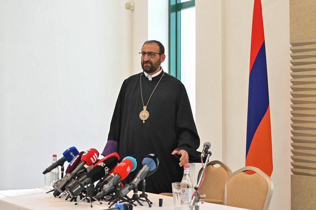 Arshak Khachatryan düzenlediği basın toplantısından bir kare