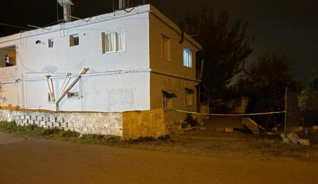 Karısını baltayla öldürüp banyoya gömdü