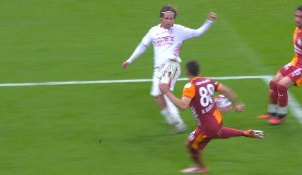 Penaltı verilmeyen pozisyon sonrası gerilim artıyor: Futbolda kritik zirve