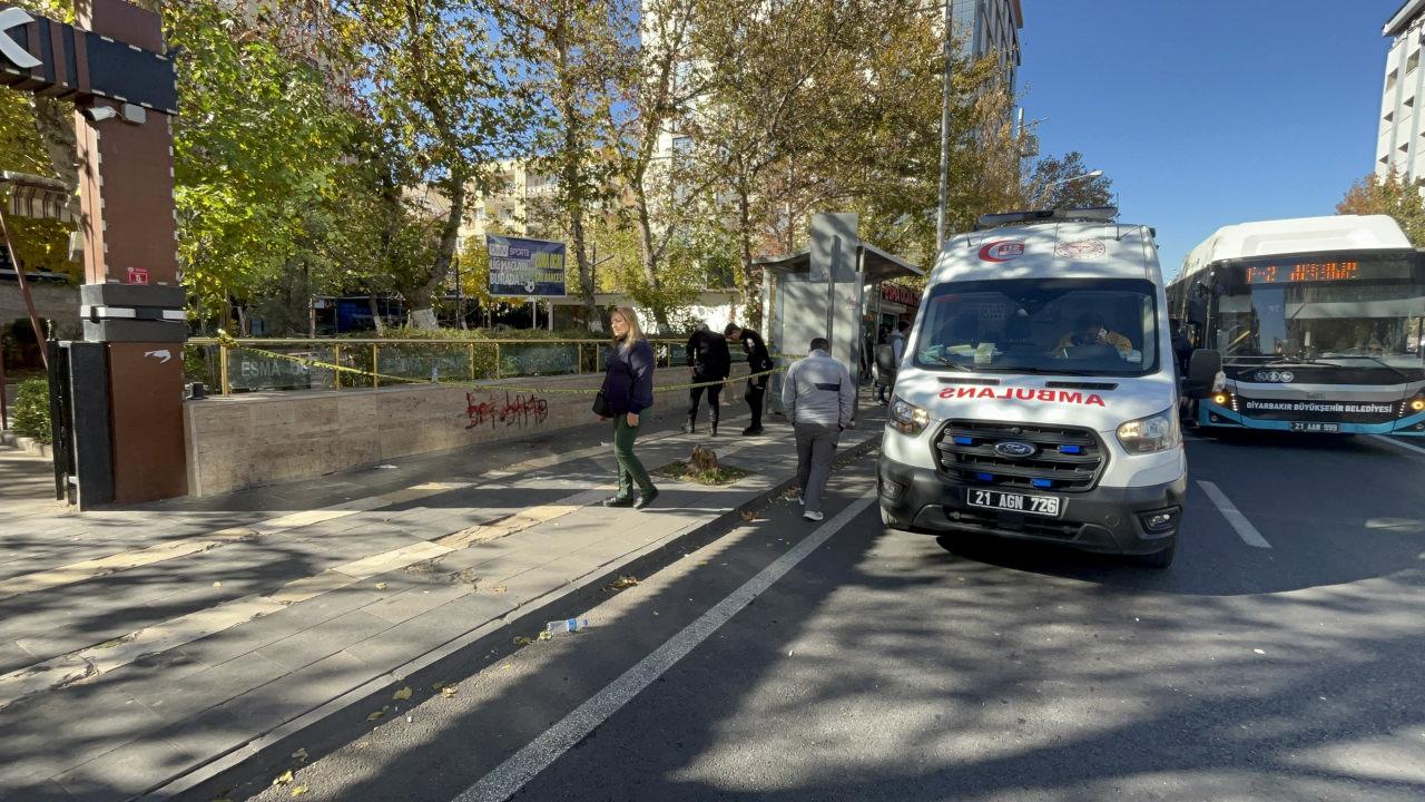 Bölgeye sağlık ve polis ekipleri sevk edildi. 