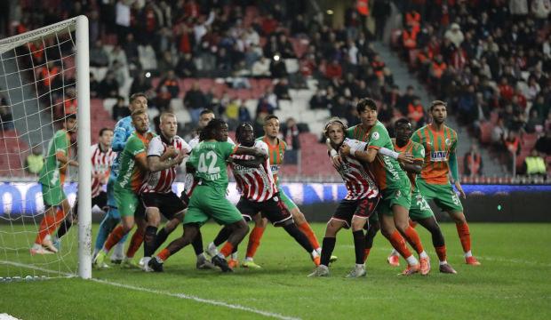 Samsunspor evinde 90+1'de yıkıldı! 