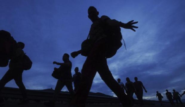 Trump'ın yetkilisinden yargıya meydan okuma! Venezuelalı göçmenler sınır dışı edilecek!