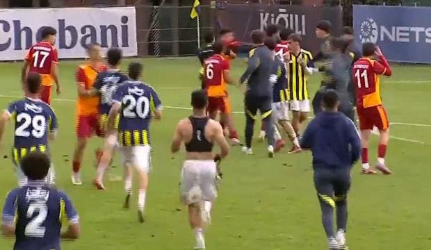 U19 derbisinde yumruklar konuştu!
