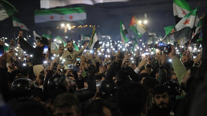 Devrimin birinci yılında Suriye'de istikrar ve meşruiyet inşası