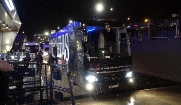 Dev maça geri sayım başladı! Beşiktaş, Trabzon'a geldi