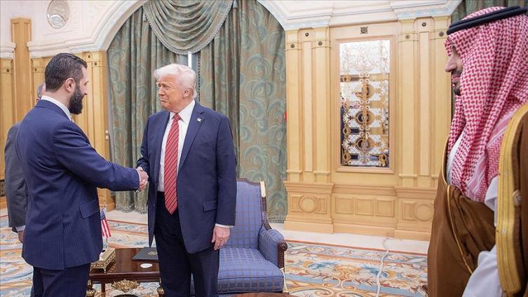 [Şara'nın Suudi Arabistan'da Trump ile görüşmesi yaptırımlar için önemli bir dönüm noktası oldu. Fotoğraf: AA]