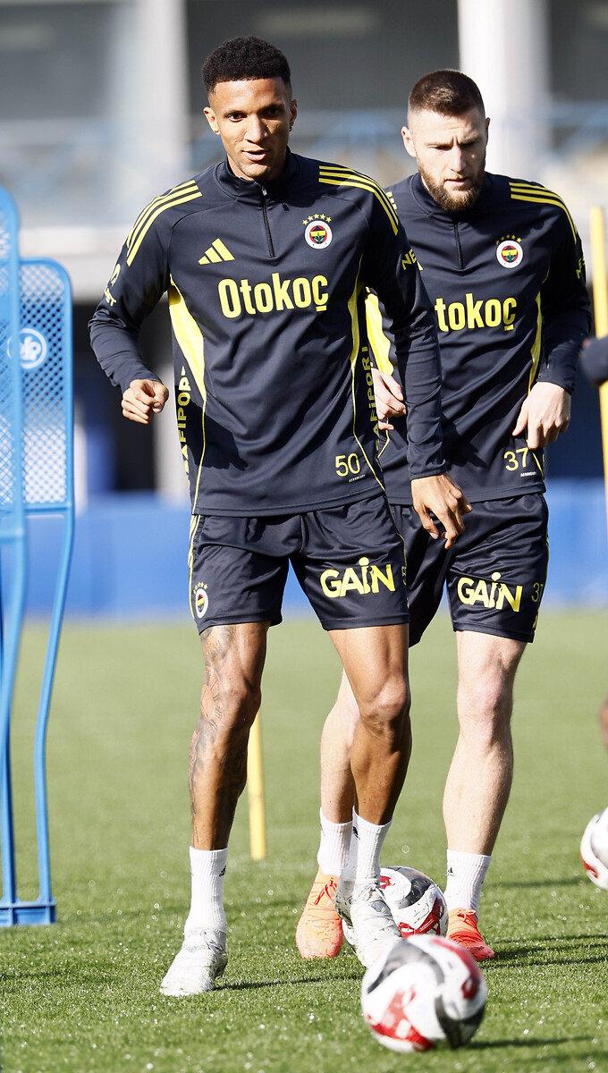 Rodrigo Becao, Fenerbahçe antrenmanında.