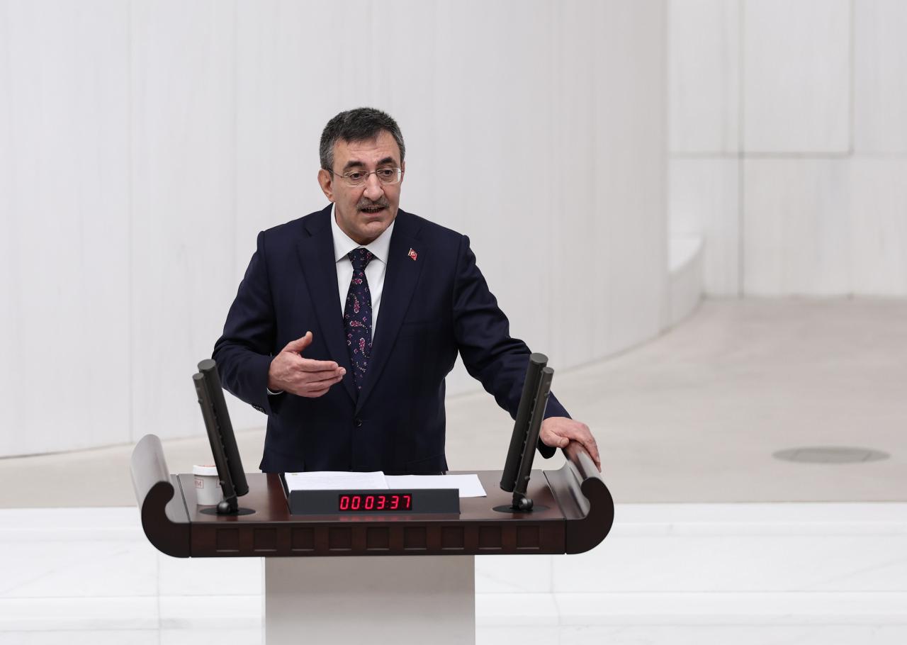 Cumhurbaşkanı Yardımcısı Cevdet Yılmaz, TBMM Genel Kurulunda 2026 yılı bütçesini sundu.