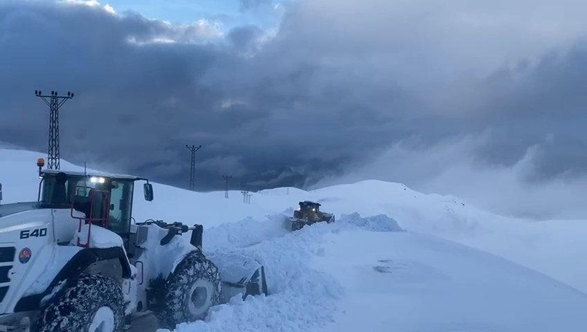 İl Özel İdaresi ekipleri çalışmalarını sürdürüyor.