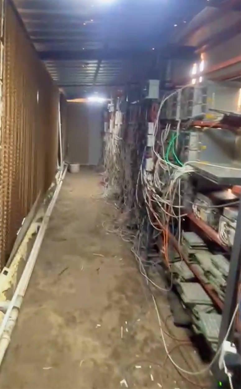 Ahır görünümlü yerin kripto para tesisi olduğu ortaya çıktı.