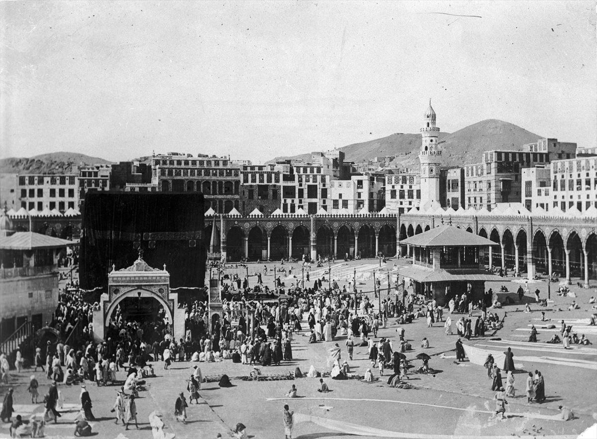 Koleksiyonda Harem-i Şerif fotoğrafı da yer aldı.