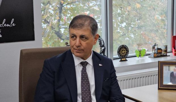 Belediyedeki kriz soruldu! CHP'li Cemil Tugay'dan 'pes' dedirten cevap