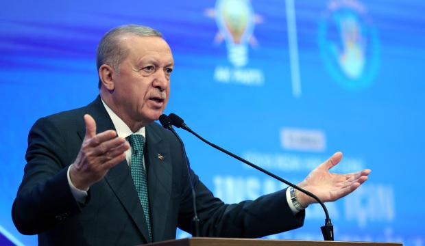 Cumhurbaşkanı Erdoğan'dan Özgür Özel'e sert tepki: Ya saldırganlaşıyor ya saçmalıyor