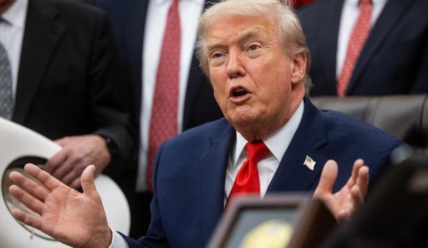 Epstein'le fotoğrafı basına bomba gibi d&uuml;şm&uuml;şt&uuml;! Trump ilk kez konuştu! 