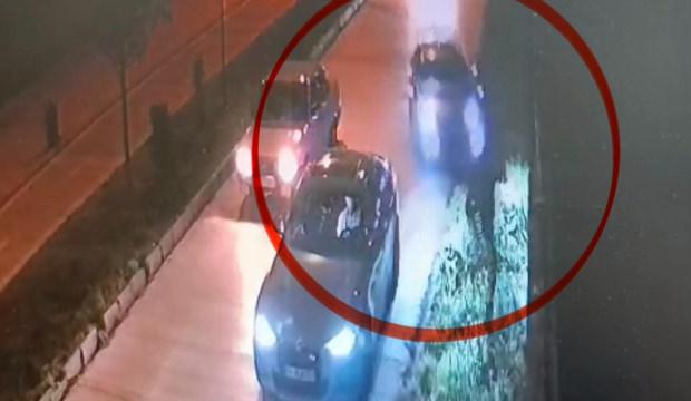 Dehşet saçan aracın polise çarpma anı kamerada