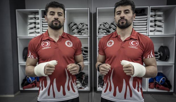 Doktor 'maça çıkma' dedi, kırık parmağıyla finale yükseldi