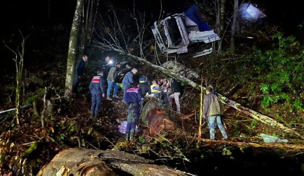 Düzce'de mucize gibi olay: Kazadan 4 saat sonra bulundu! 