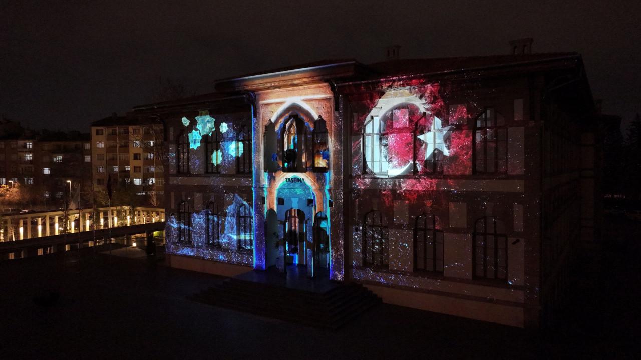 Konya Büyükşehir, Taş Bina'da video mapping gösterisi başlattı.