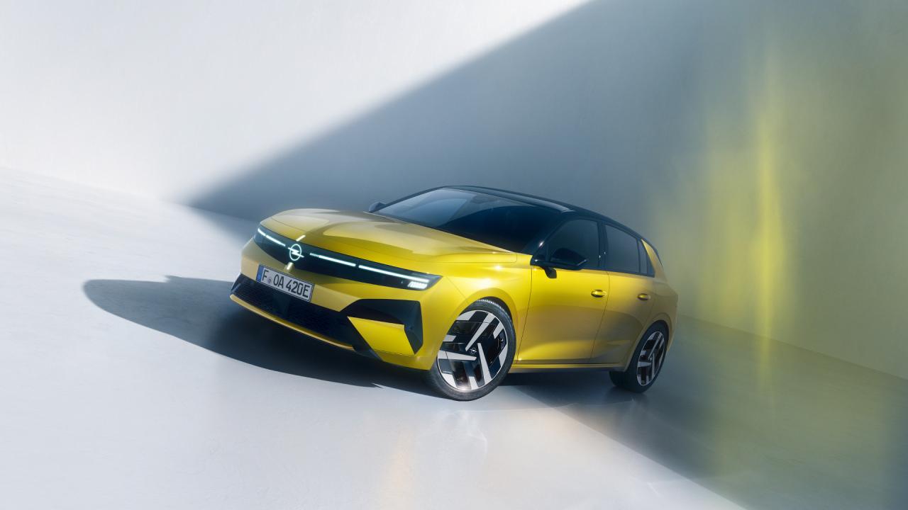 Astra, Vizor tasarım diliyle daha modern, daha agresif ve daha premium bir görünüme kavuşuyor.