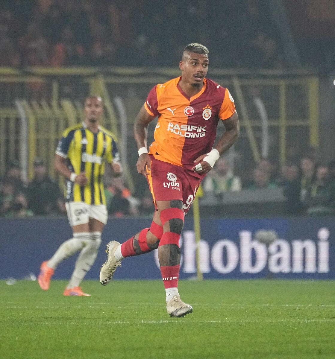 Galatasaray'ın Gabonlu yıldızı Lemina, Monaco maçında oynayamayacak
