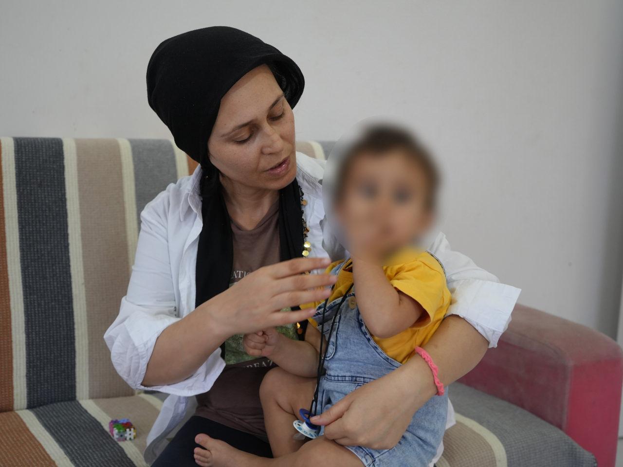 Anne Nejla Meşe ve oğlu Osman Poyraz Meşe