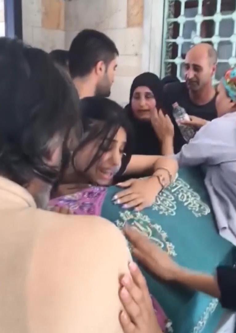 Rojin Elveren'in (19) cenaze töreni.