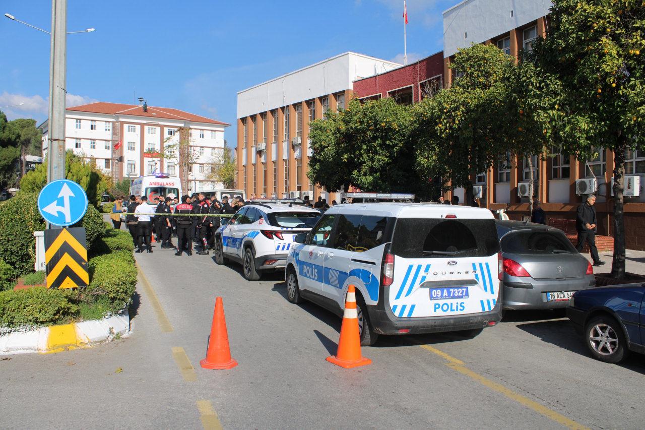 Olay yerin polis ve sağlık ekipleri sevk edildi.