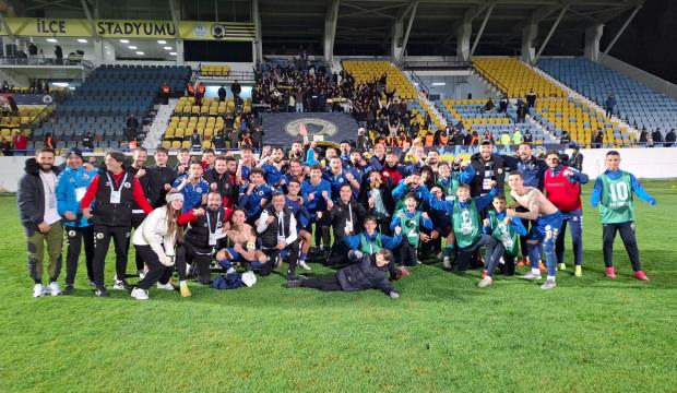 Şampiyonluğa oynayan takıma aynı maçta 90+6 ve 90+7 darbesi