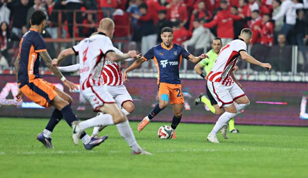 Samsunspor evinde ağır yaralı: Başakşehir zorlu virajı 3 puanla aştı