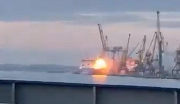 Türk gemisinin Ukrayna limanında vurulma anı kameralara yansıdı
