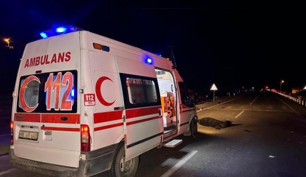 Uşak'ta feci kaza: Otomobilin çarptığı 3 kişi hayatını kaybetti