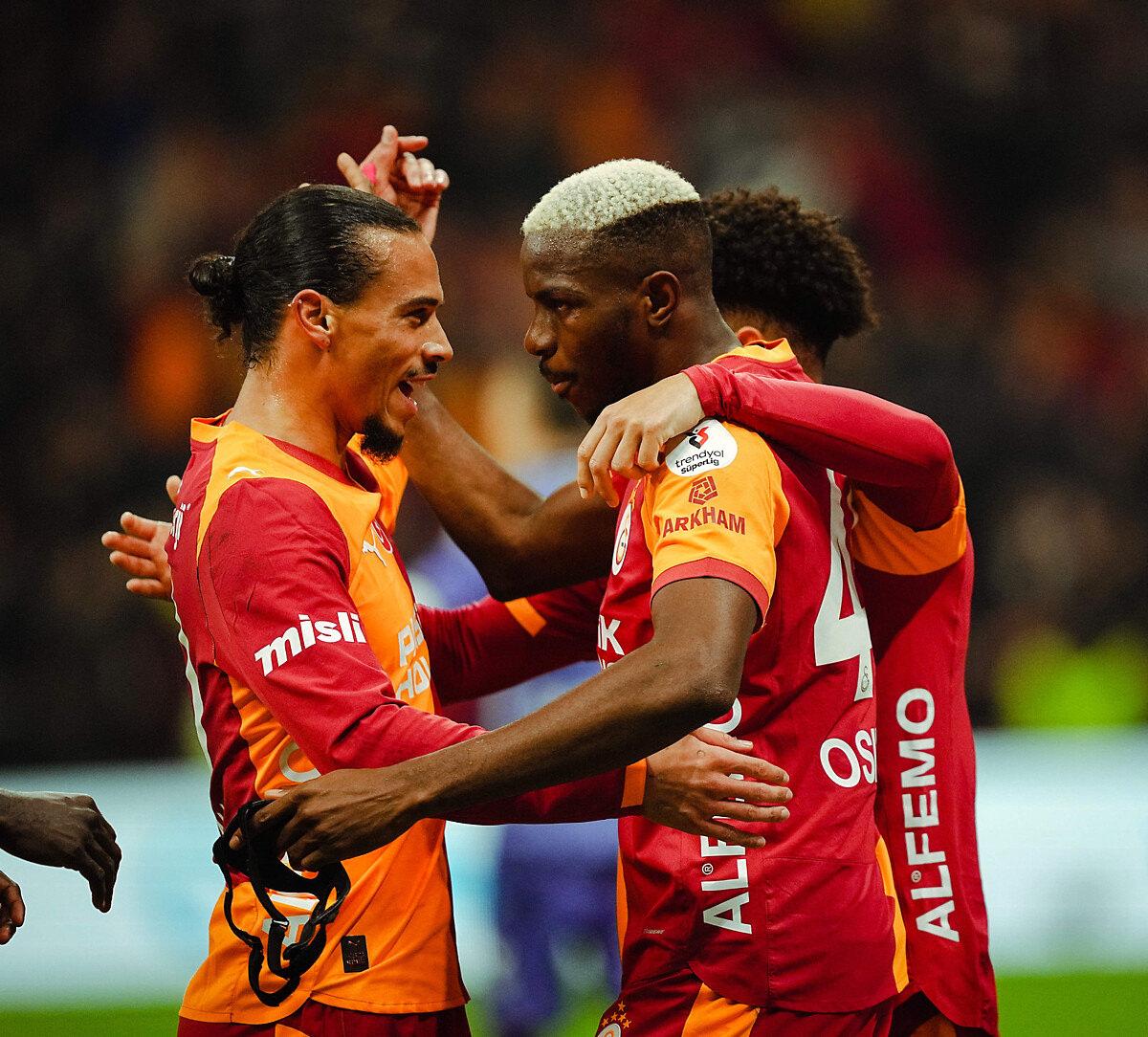 Galatasaraylı futbolcular Leroy Sane, Osimhen ve Sara