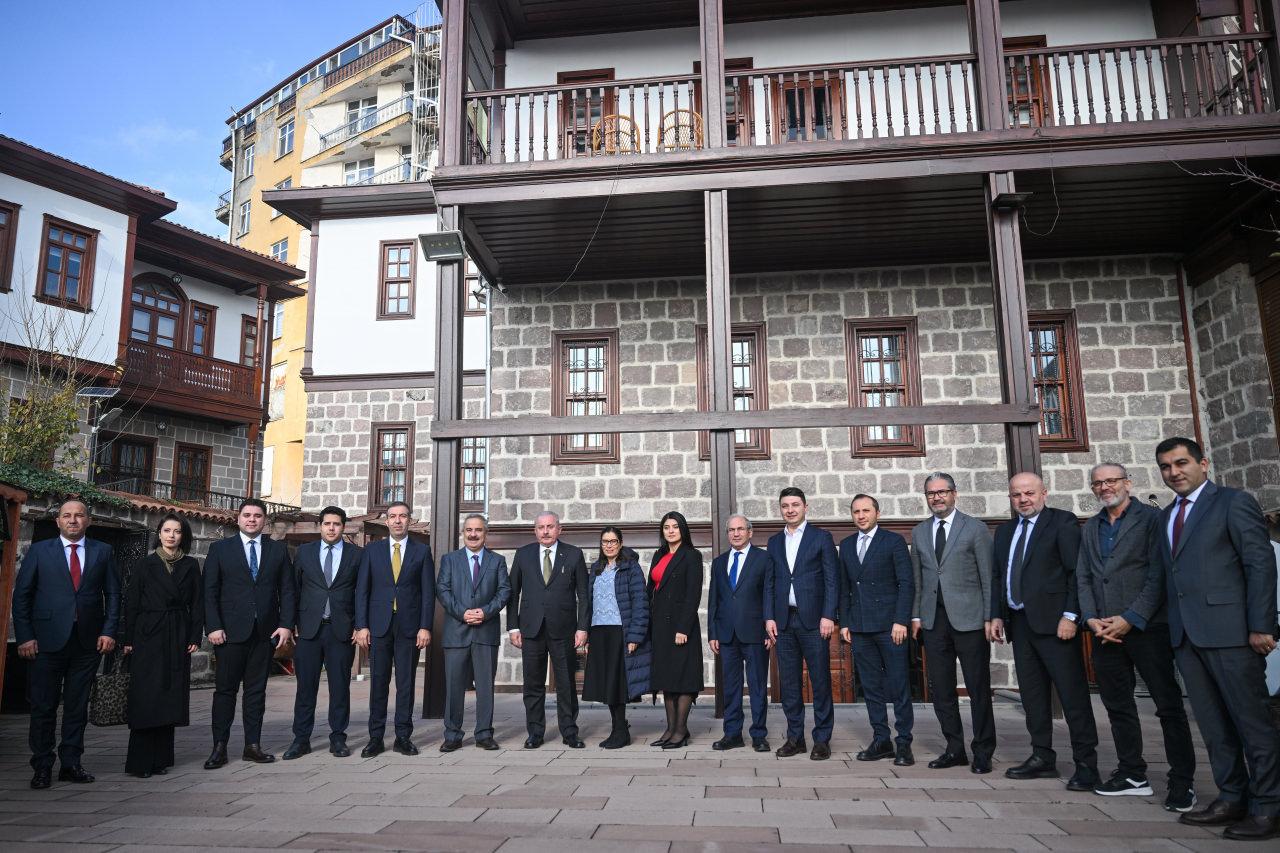 Eski TBMM Başkanı Mustafa Şentop, basın mensuplarıyla bir araya geldi.