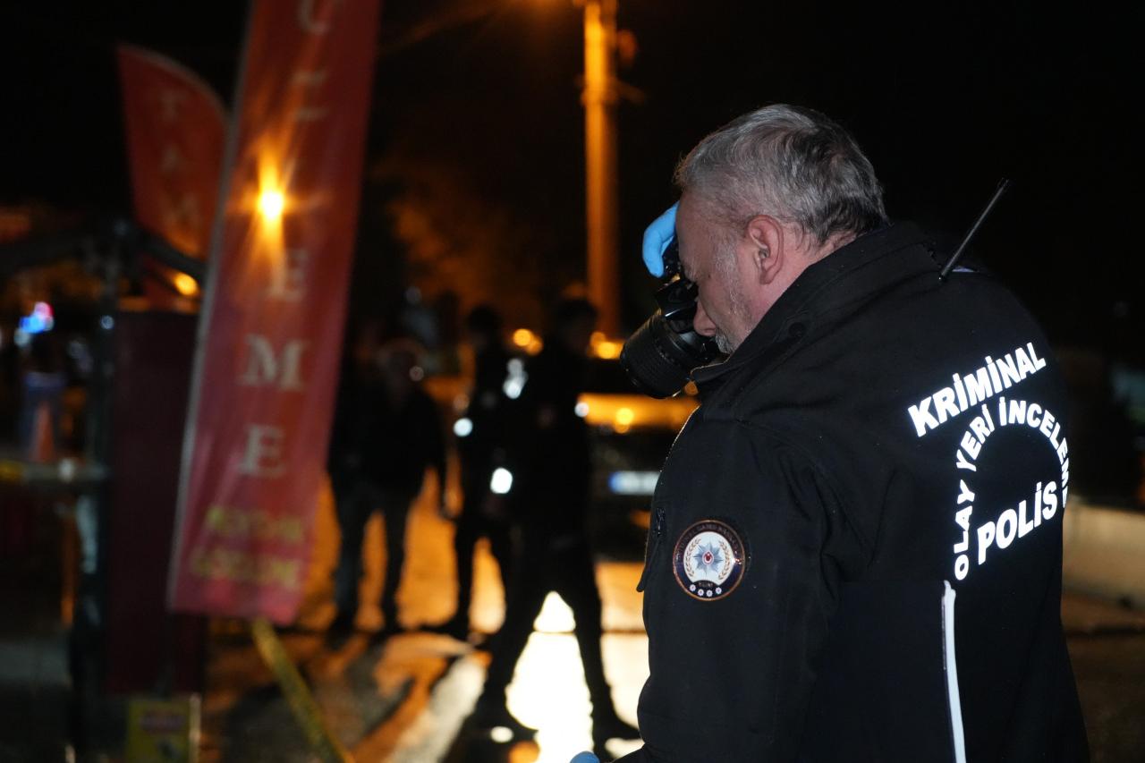 Silahlı saldırının yaşandığı bölgede ekipler çalışma yaptı.