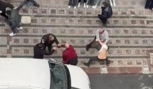 İstanbul'da park yeri kavgası can aldı! Dehşet anları kamerada...