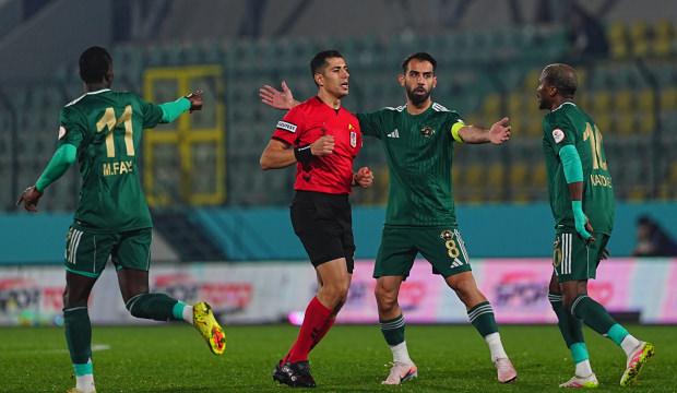 1. Lig'de şampiyonluğa oynayan takımdan kritik kayıp! 5 dakikada başına gelmeyen kalmadı