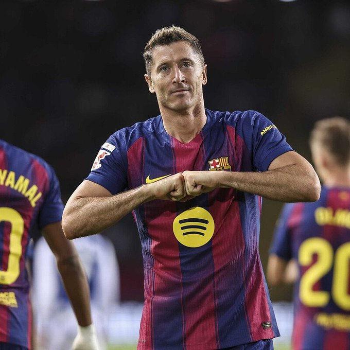 Fenerbahçe'nin transfer gündeminde yer aldığı ileri sürülen Barcelona golcüsü Robert Lewandowski