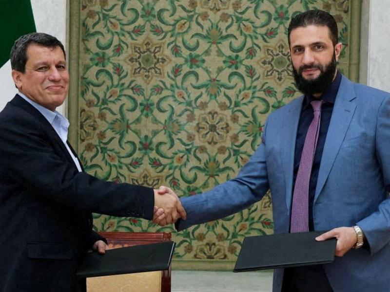 Suriye Devlet Başkanı Ahmed eş-Şara ve SDG lideri Mazlum Abdi arasında imza anları