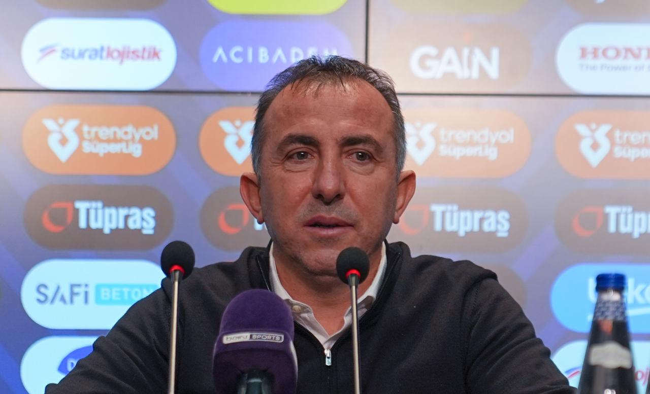 Çaykur Rizespor Teknik Direktörü Recep Uçar, maçın ardından düzenlenen basın toplantısında açıklamalarda bulundu.