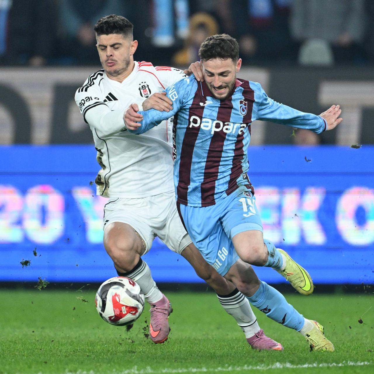 Beşiktaşlı Rashica ve Mustafa Eskihellaç