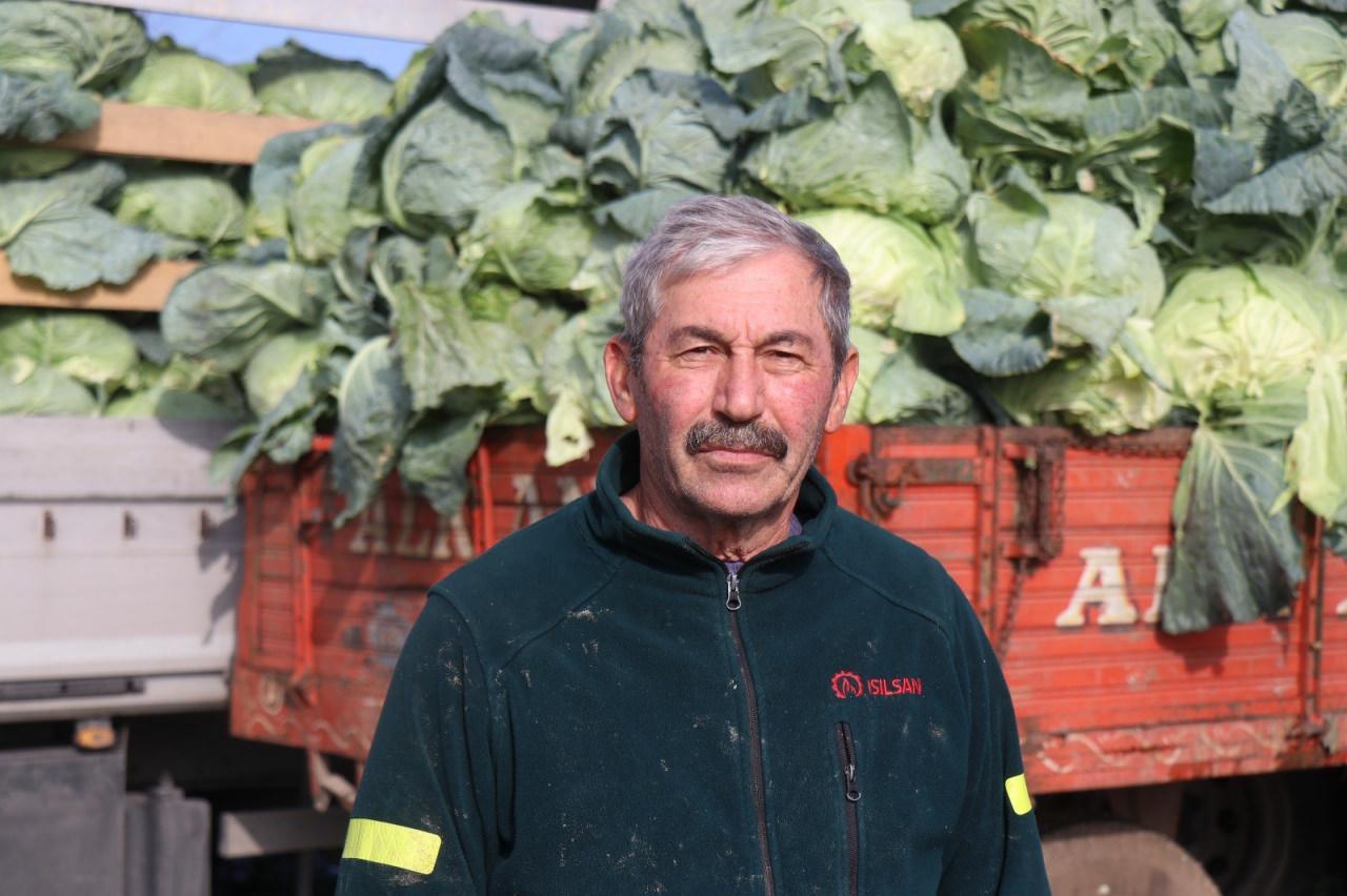 Büyükesence Mahallesi'nin muhtarı ve üreticilik yapan Sadettin Duman