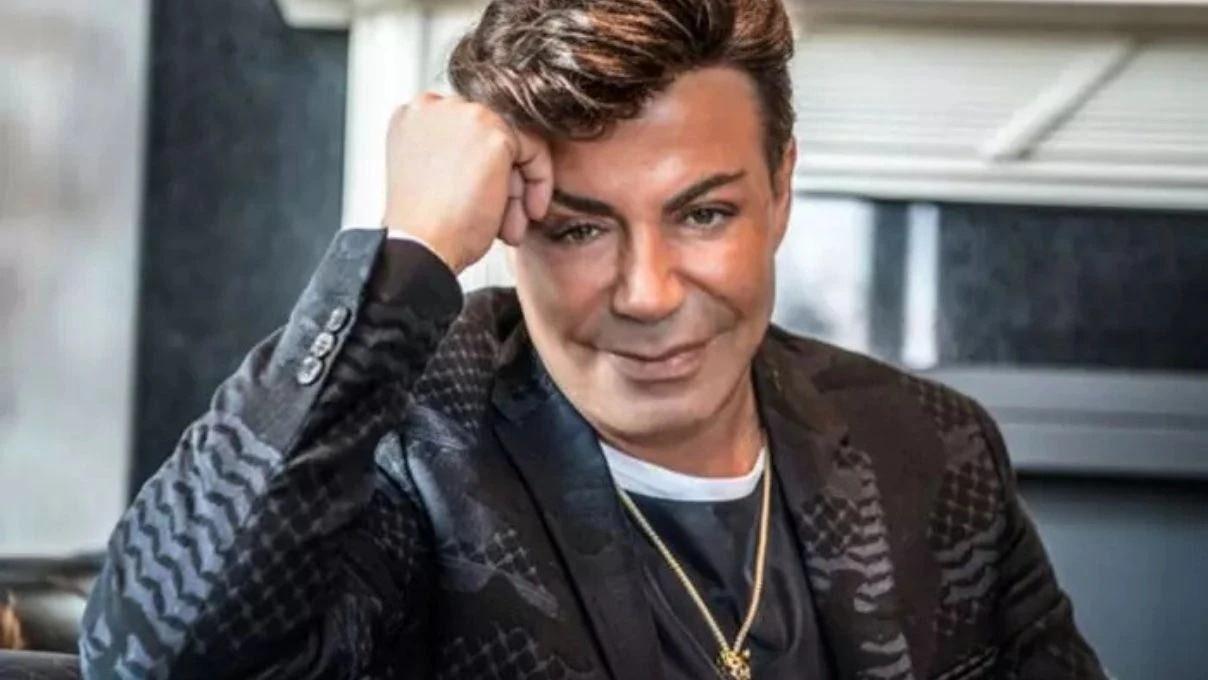 15 Ekim’de evinde geçirdiği kalp krizi sonucu hastaneye kaldırılan Fatih Ürek’in tedavisi yoğun bakımda sürüyor..