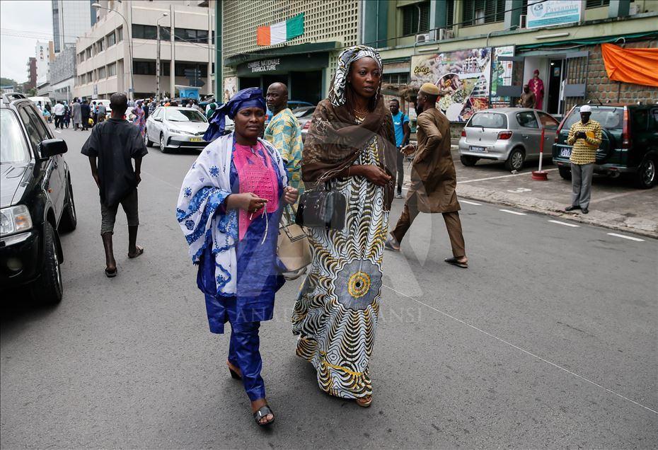 Fildişi Sahili'nde insanlar