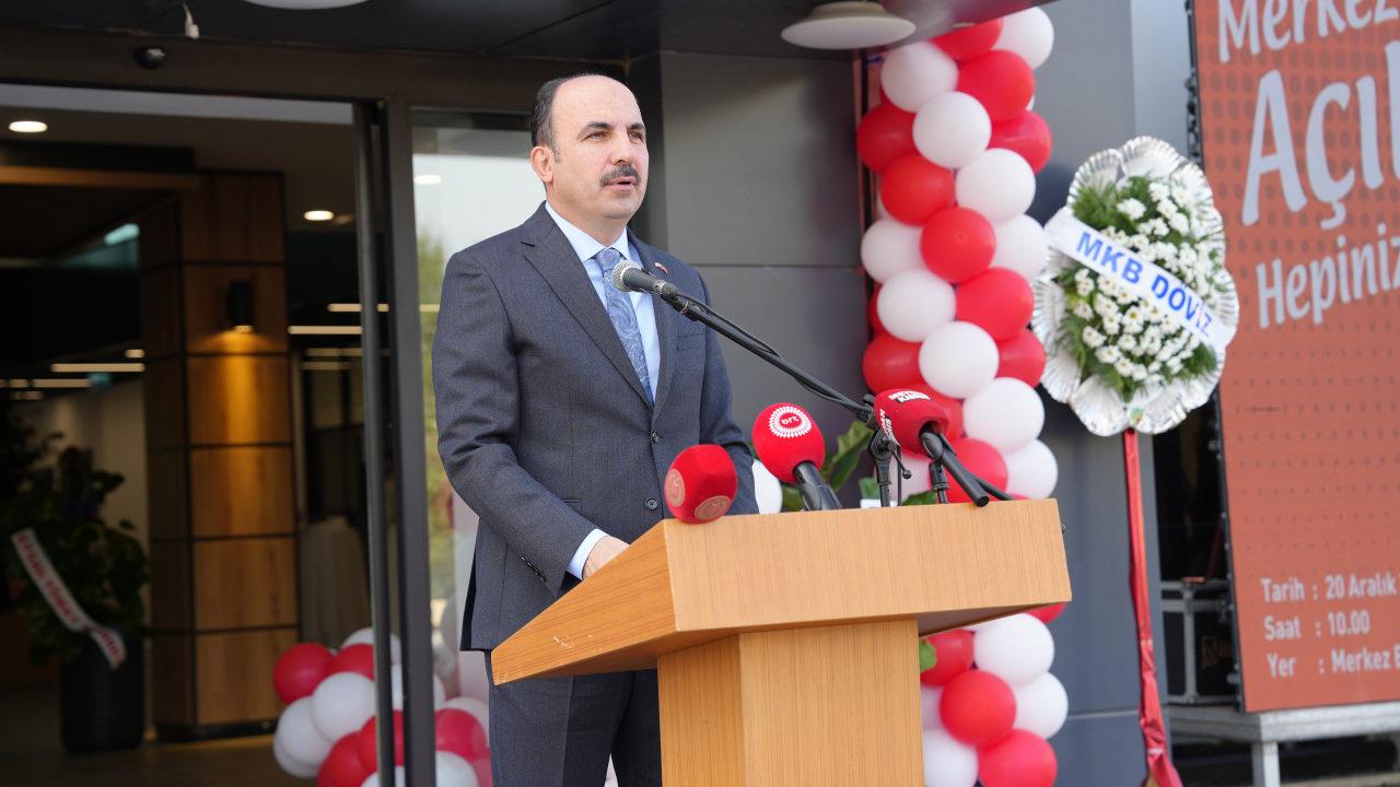 Konya Büyükşehir Belediye Başkanı Uğur İbrahim Altay konuşma yapıyor.