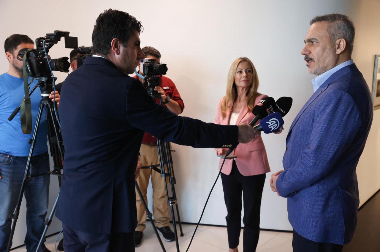 Dışişleri Bakanı Hakan Fidan, ABD, Mısır ve Katar'dan yetkililerin katılımıyla ABD'nin Florida eyaletinde bulunan Miami şehrinde düzenlenen Gazze konulu toplantı ve oradaki temaslarına ilişkin basın mensuplarına değerlendirmelerde bulundu.