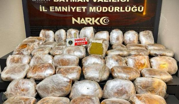 Tam 56 kilo: Otomobilin koltuklarına gizlenmiş halde bulundu!