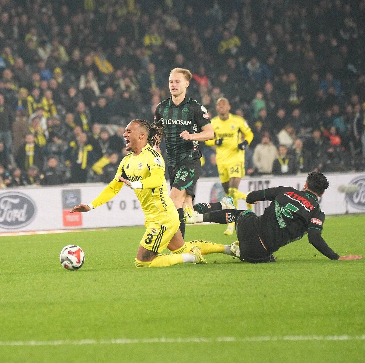 Archie Brown'ın sakatlık yaşadığı pozisyonun bir görüntüsü, 15 Aralık 2025