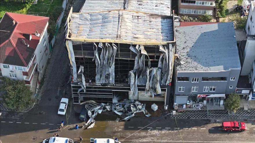 İkisi çocuk 7 işçinin hayatını kaybettiği yangın faciasına ilişkin 4 şirket yetkilisi hakkında yedişer kez müebbet hapis cezası talep edildi.