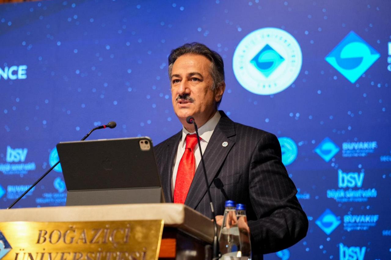 Boğaziçi Üniversitesi Rektörü Prof. Dr. Naci İnci