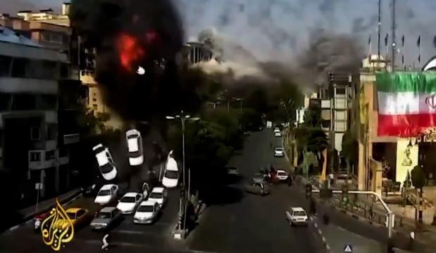 Al Jazeera, İsrail'in Tahran'ı vurduğu anların g&ouml;r&uuml;nt&uuml;lerini yayınladı
